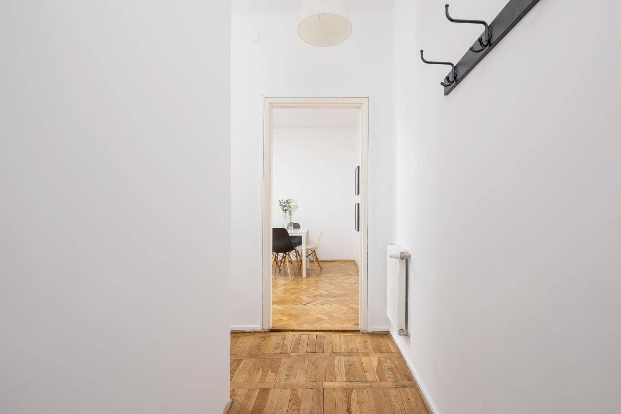 קרקוב 1-Bedroom Apartment With Balcony - Dluga 65 מראה חיצוני תמונה