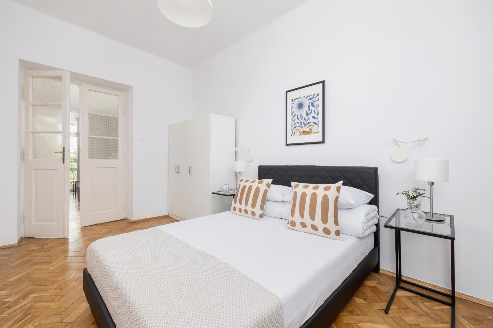 קרקוב 1-Bedroom Apartment With Balcony - Dluga 65 מראה חיצוני תמונה