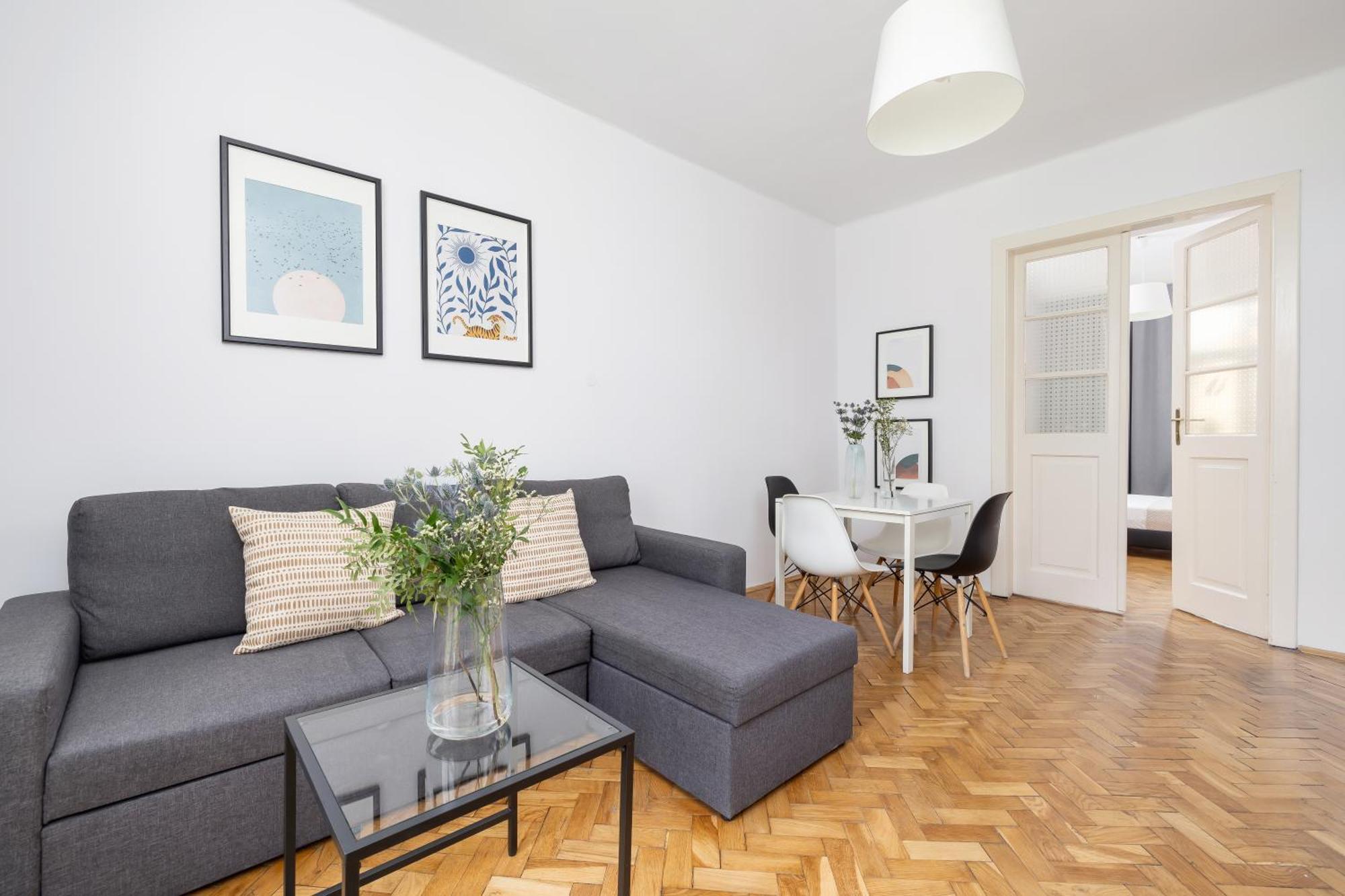 קרקוב 1-Bedroom Apartment With Balcony - Dluga 65 מראה חיצוני תמונה